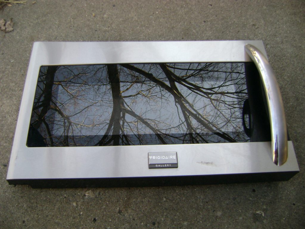 تعمیر درب ماکروفر به دلیل خرابی میکروسوئیچ