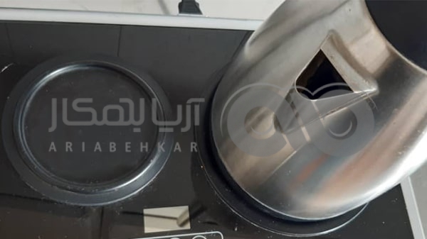 آب دادن چای ساز از کف-