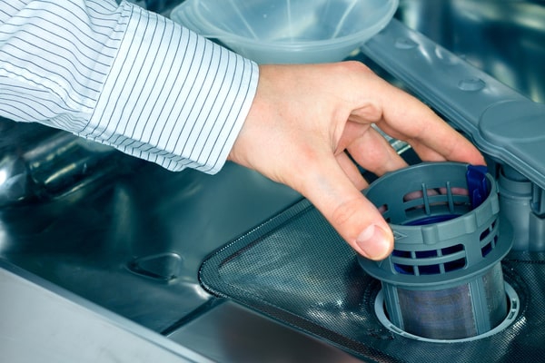 دلیل تخلیه نشدن آب ماشین ظرفشویی