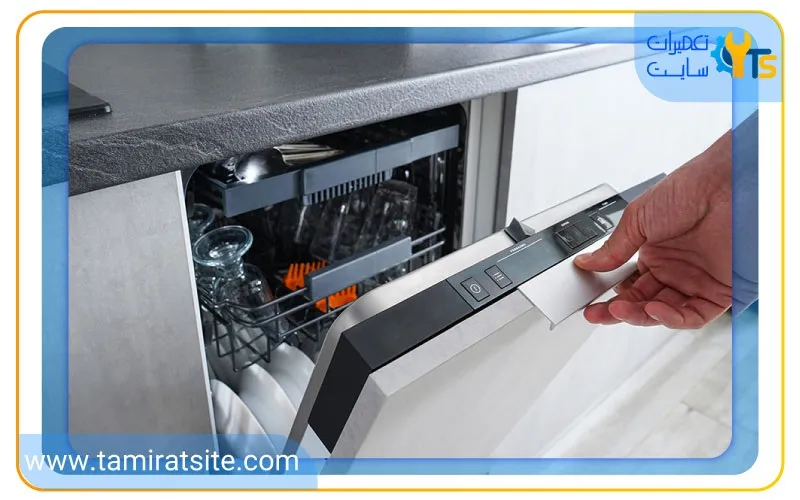 تعمیر ظرفشویی بکو که درب آن خوب چفت نمی شود.