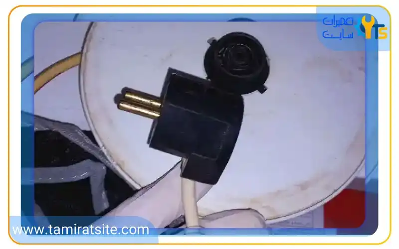 خراب بودن دو شاخه برق چای ساز گوسونیک