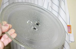 پیشگیری از نیاز به تعمیر ماکروفر با استفاده از سینی گردان مایکروفر