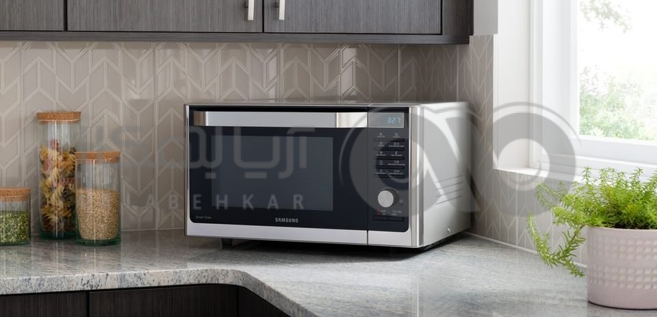 ماکروفر و کلید های روی پنل