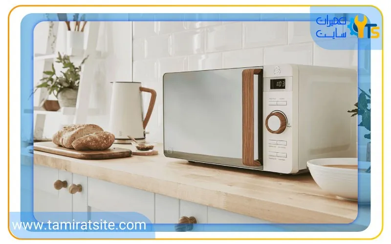 ۳ کاری که نباید با ماکروفر انجام دهید